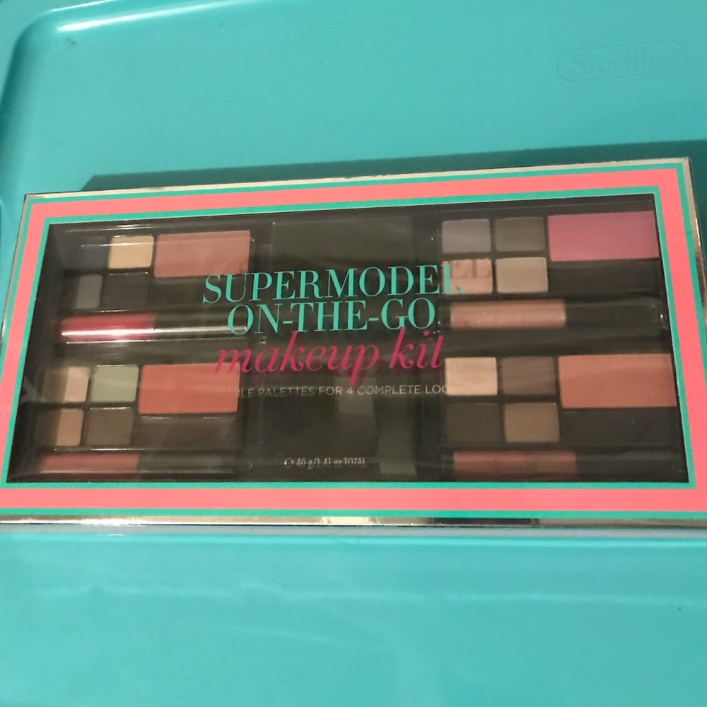 Victoria's Secret Supermodel Makeup Kit (New)